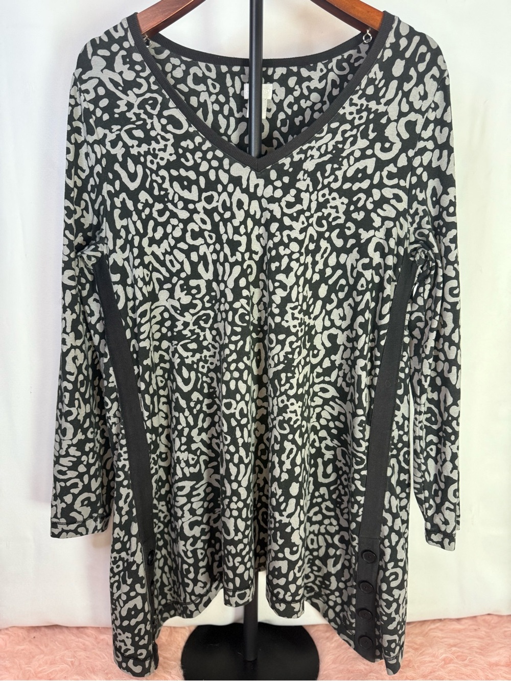 Chico’s - Black and Gray Leopard Printed V-Neck Tunic Top - Size M